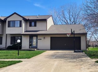 406 Hilltop Rd, Champaign, IL 61822