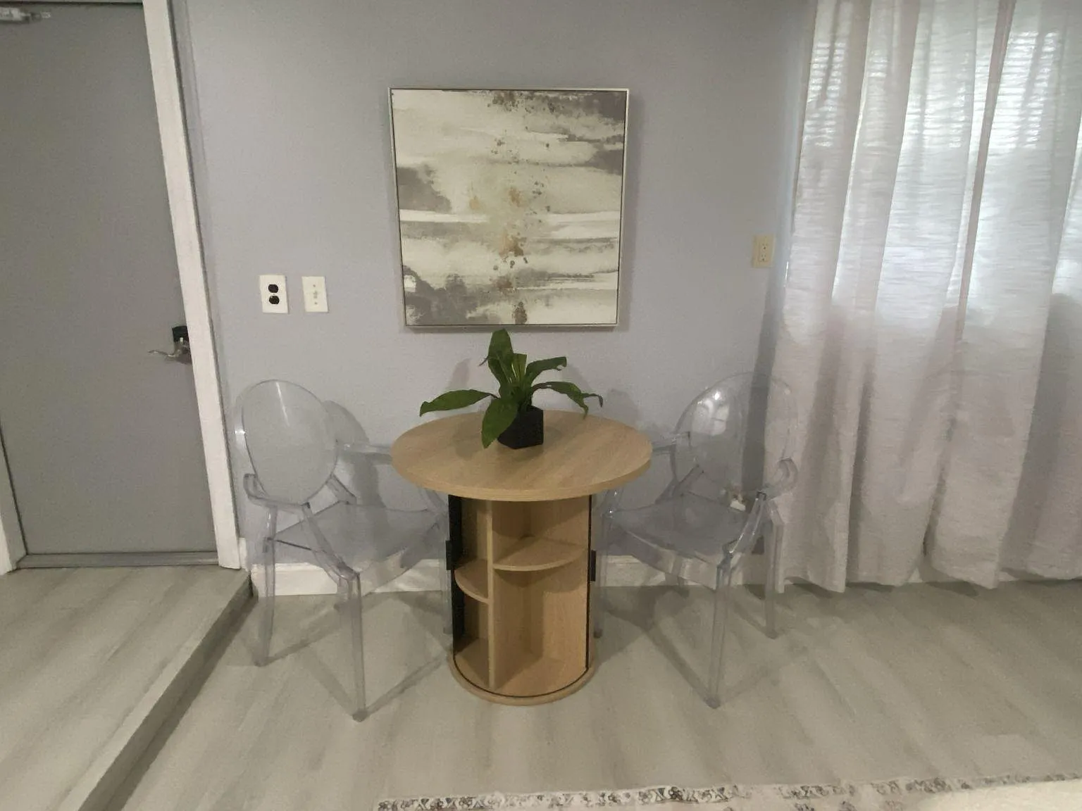 1 bed, 1.0 bath, 300 sqft, $1,377 — Photo 2