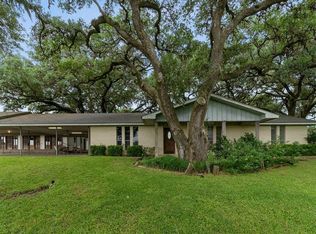 2404 Vacek Loop, Schulenburg, TX 78956