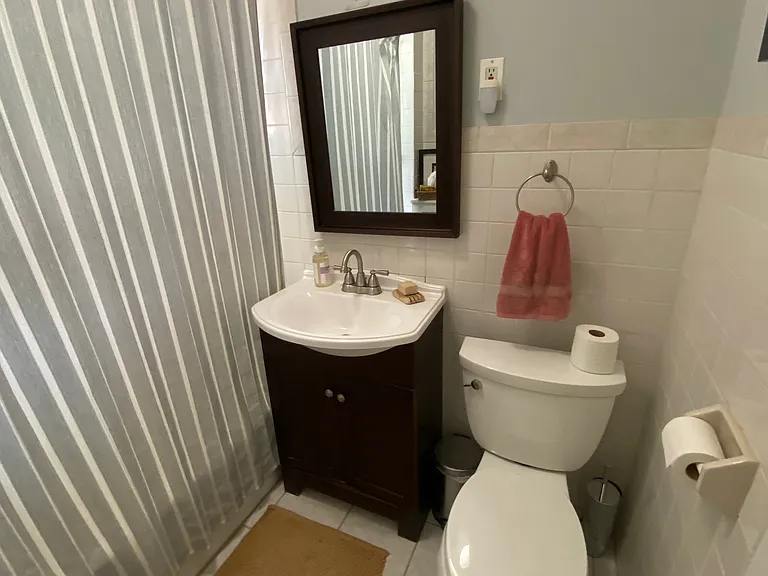 Bathroom, Floor 2