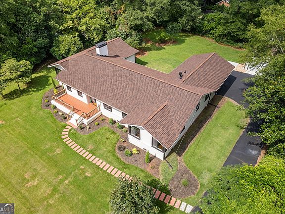 3rd image of 1099 Pine Valley Rd