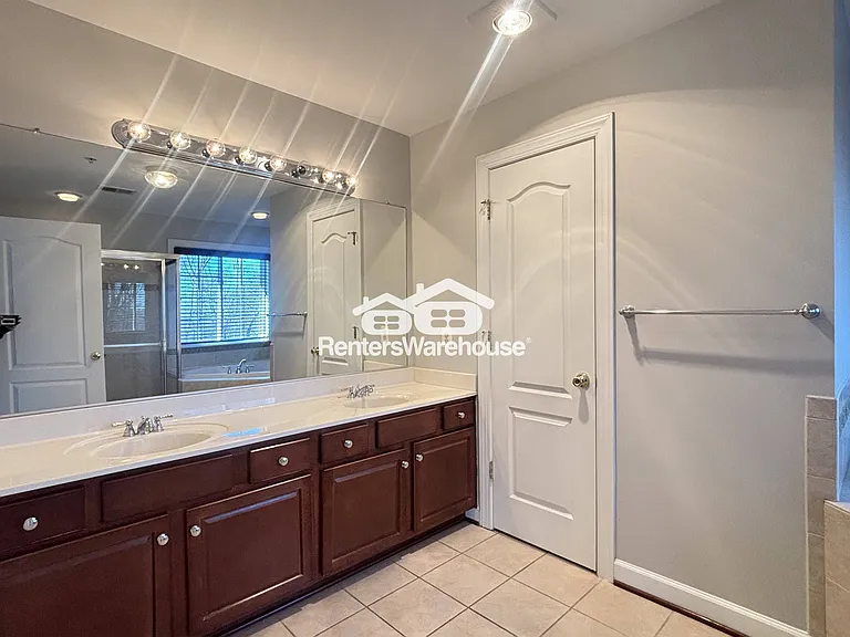 3511 Carriage Walk Ln — Photo 33