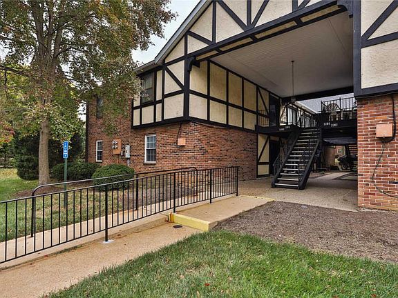 2nd image of 1066 Pinegate Dr