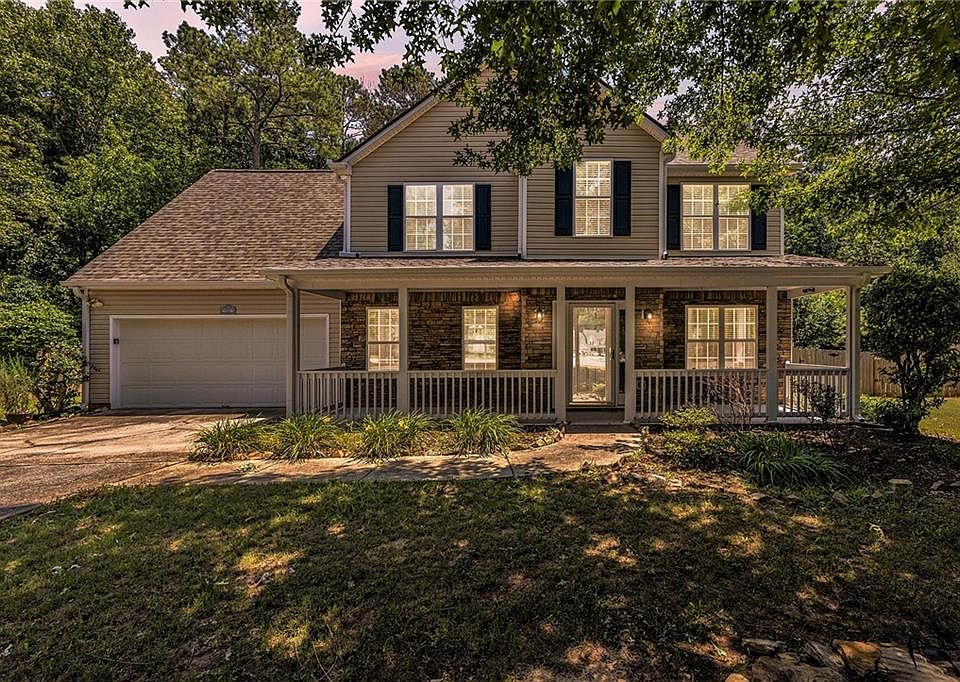 1st image of 340 Lake Valley Dr