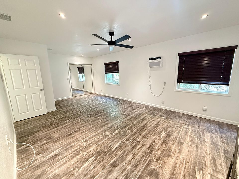 1 large bedroom