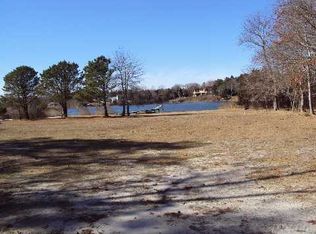 43 Old Main Rd, Quogue, NY 11959