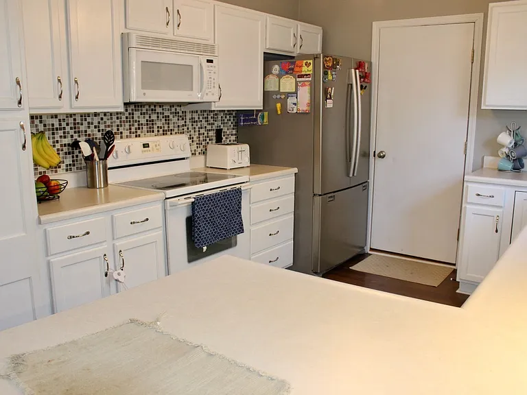 4121 Langley Dr — Photo 5