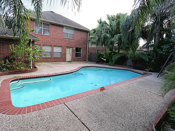 4th image of 10903 Spruce Dr S