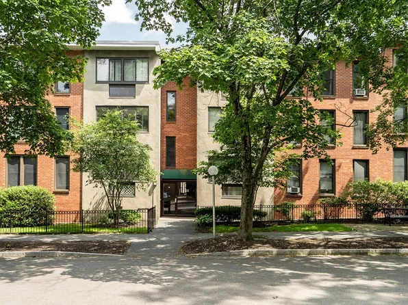 32 Juniper St APT 91, Brookline, MA 02445