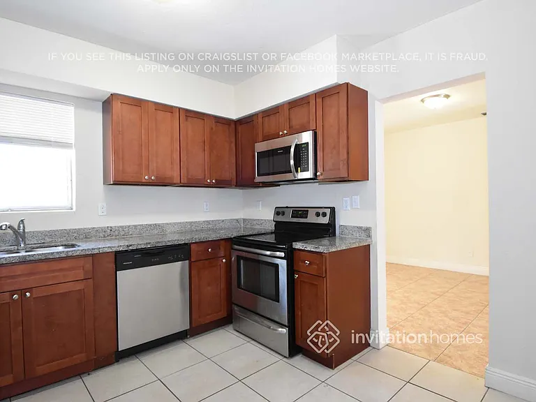 17805 NE 7th Ct — Photo 8