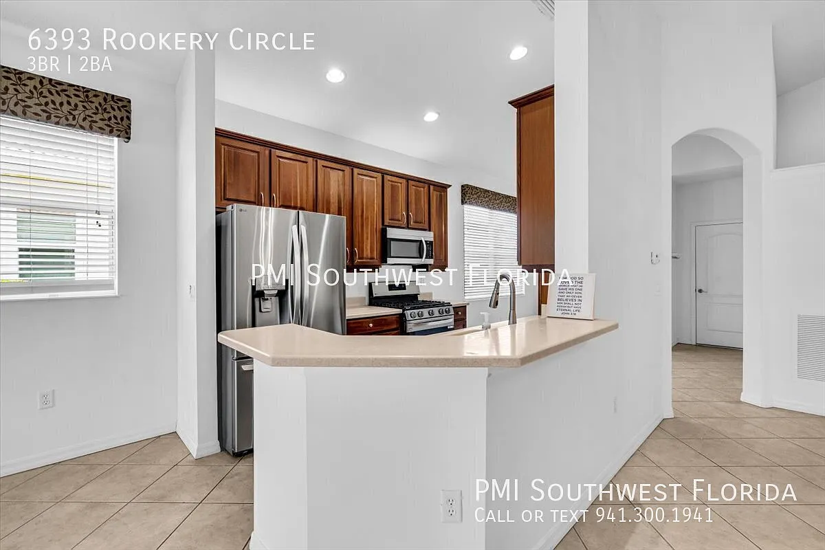 3BD / 2BA Waterfront POOL Home with Bonus Loft in Tara Preserve — Photo 3