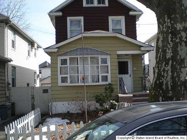 1st image of 17 Hawthorne Ave