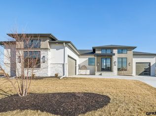 5763 Kestrel Pkwy, Elkhorn, NE 68022
