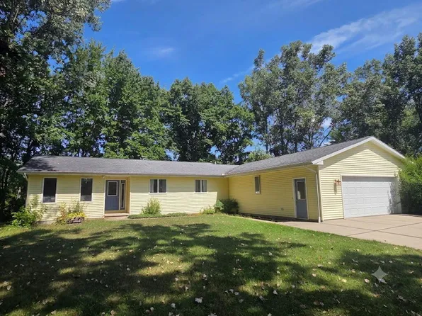 3750 Greenacres Dr, Mount Pleasant, MI 48858