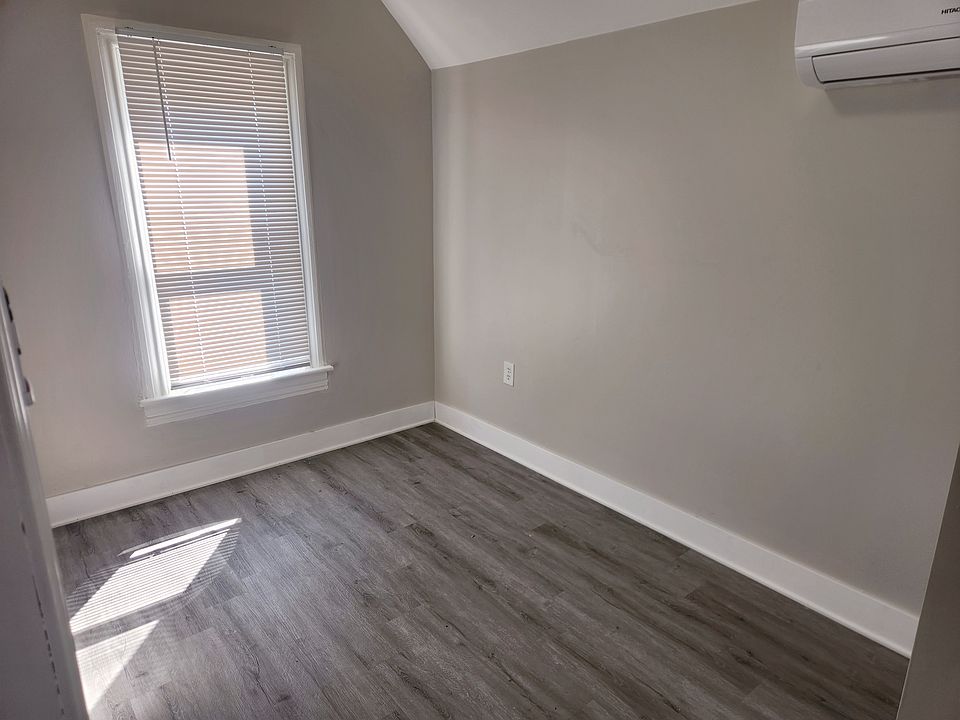 154 S Market St # 3, photo 5