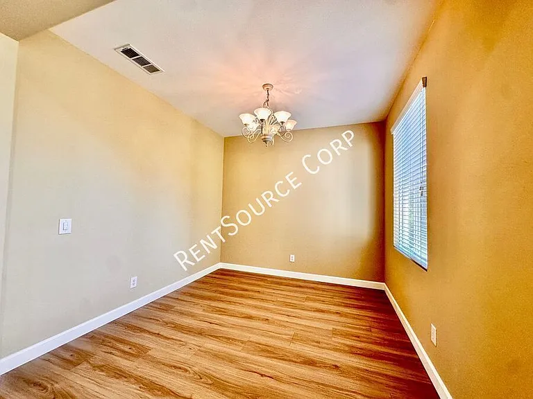 24162 Willowbrooke Ct — Photo 6