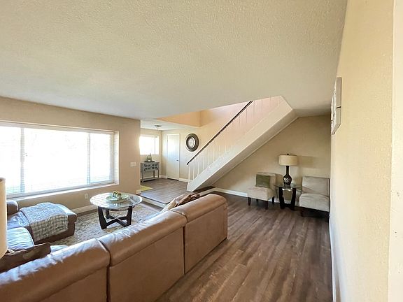 Front sitting room - living room