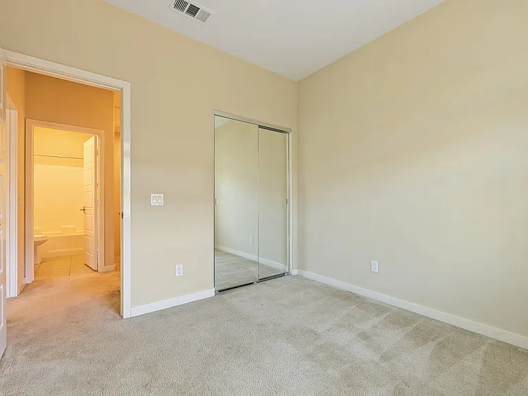 2141 Cosmo Way — Photo 11
