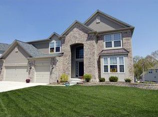 904 Blue Ridge Dr, Streamwood, IL 60107