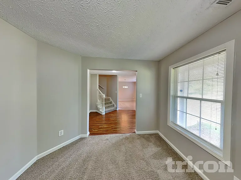 101 Midland Dr — Photo 19