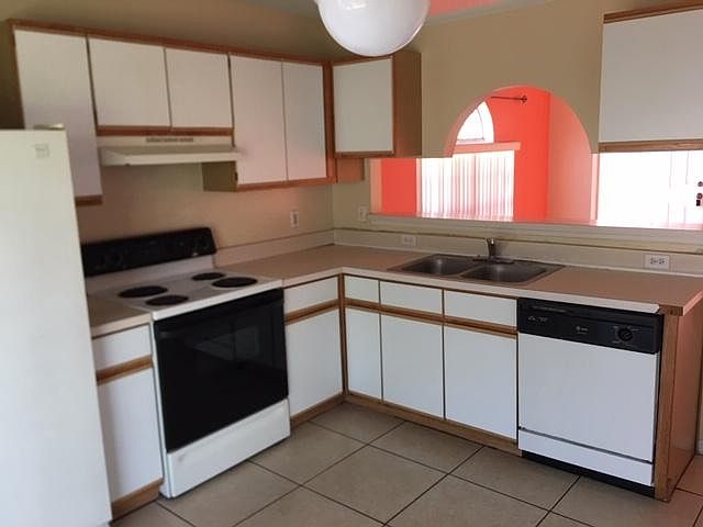 1st image of 2406 Weymouth Ct