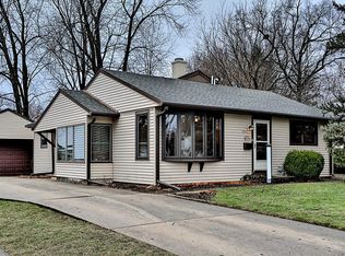 3503 Campbell St, Rolling Meadows, IL 60008