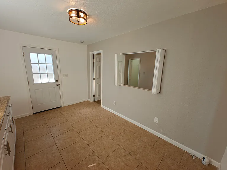 812 Cedar St #102 — Photo 10