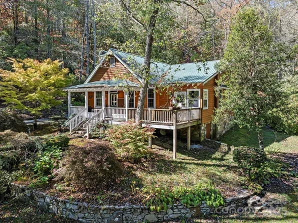1051 Kim Miller Rd, Lake Toxaway, NC 28747