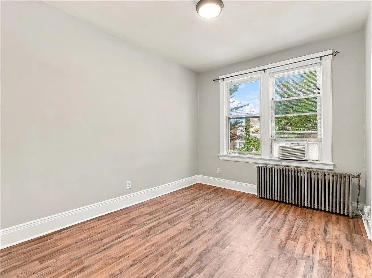 2 bed, 1.0 bath, $1,500 — Photo 4