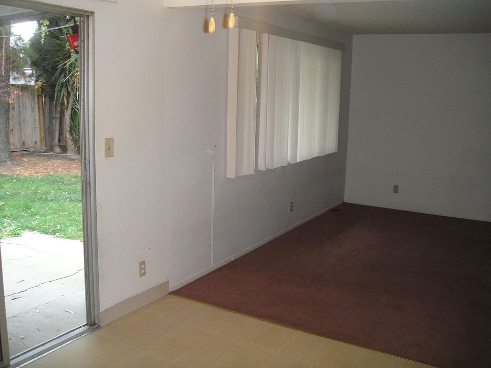 1st image of 696 Chemeketa Dr