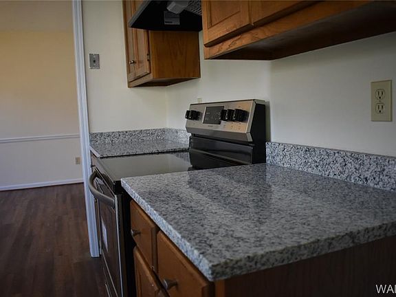 4th image of 1030 Vineyards Dr