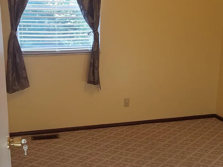 10371 Forest Brook Ln #F — Photo 14