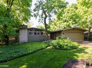 241 Shady Ln, Downers Grove, IL 60515