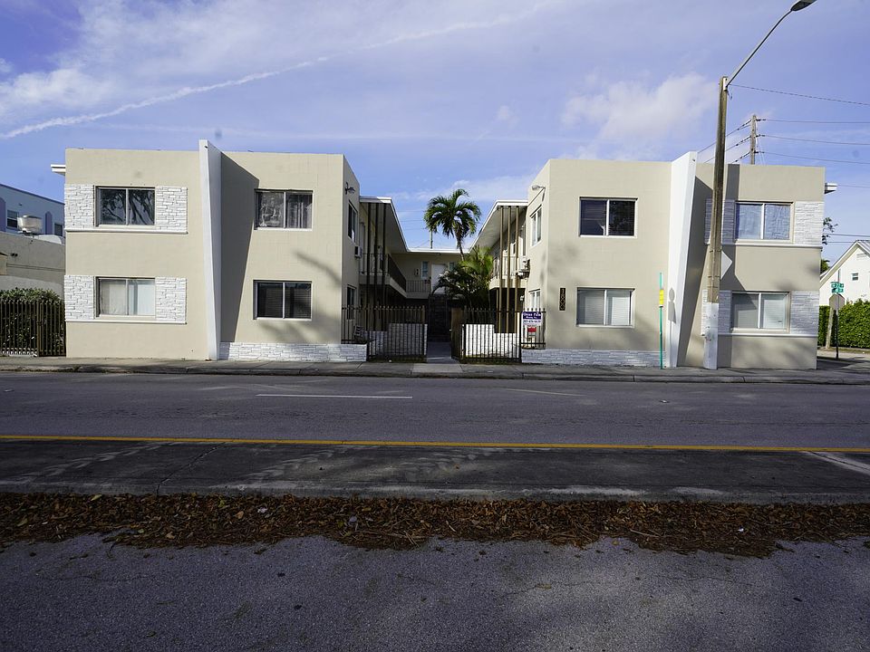 1st image of 1800 SW 22nd Ave #5