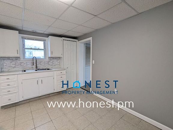 4th image of 73 Kennedy Memorial Dr APT 3