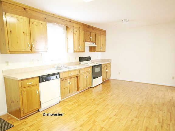 3rd image of 1608 Stewart Ave