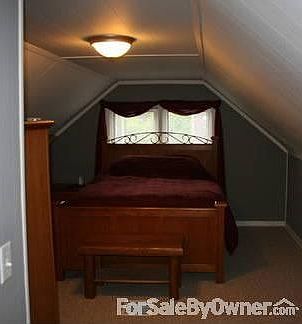 Master Bedroom : Master bedroom is very large. It takes up the entire upstairs area.