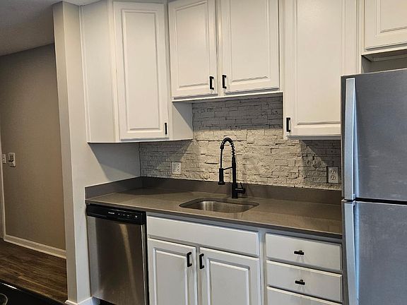 4th image of 550 Colony Park Dr APT 101