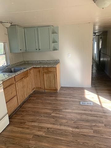 2nd image of 130 Hillcrest Ct