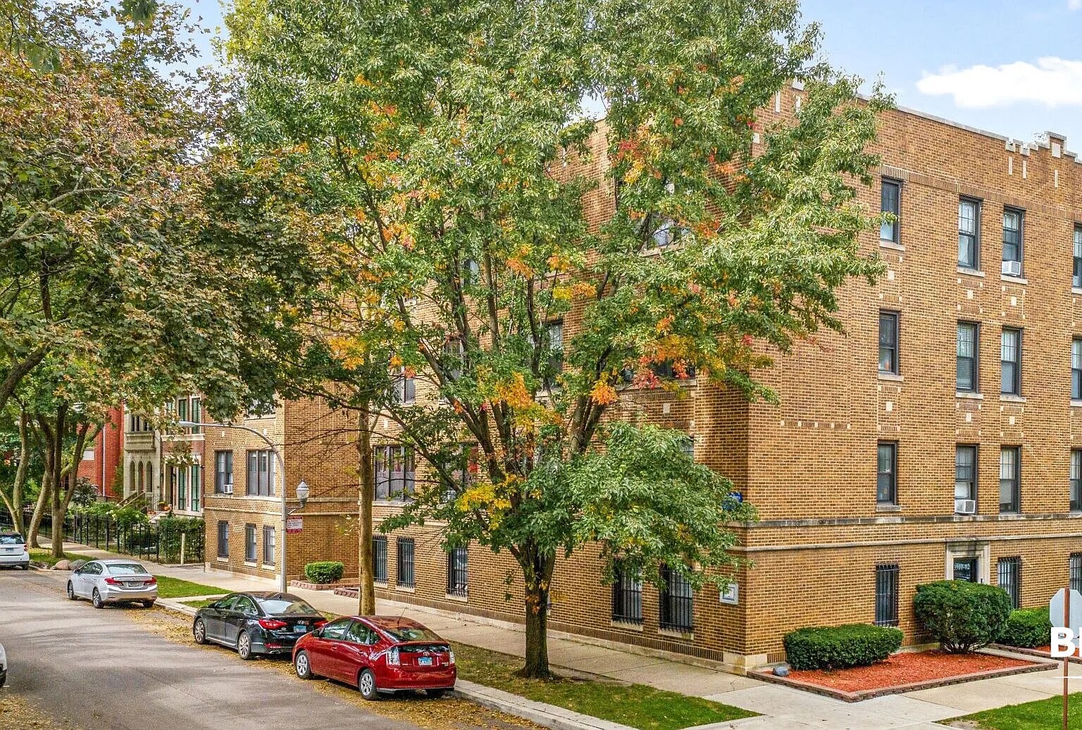 1444-50 W Byron St — Photo 1