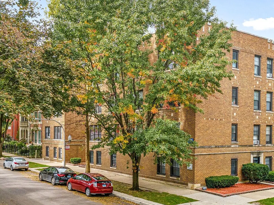 1444-50 W Byron St