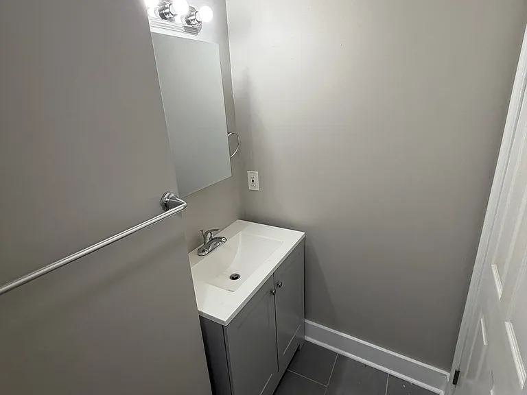 264-266 Kings Hwy #1 — Photo 12