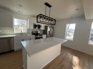 1091 26th St #B, Des Moines, IA 50311