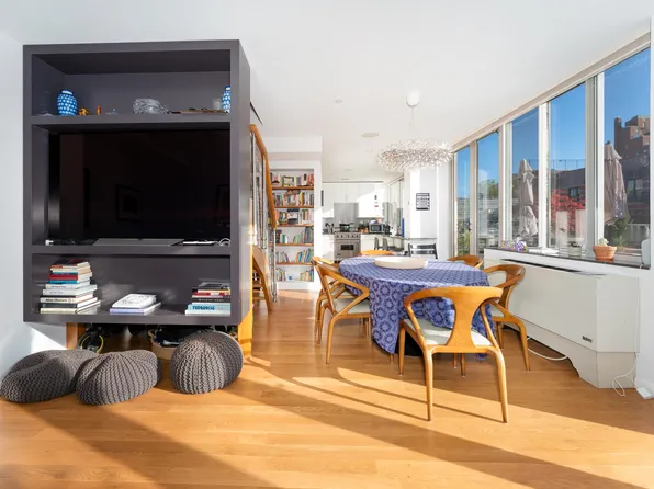 525 East 11th Street image 5 of 14