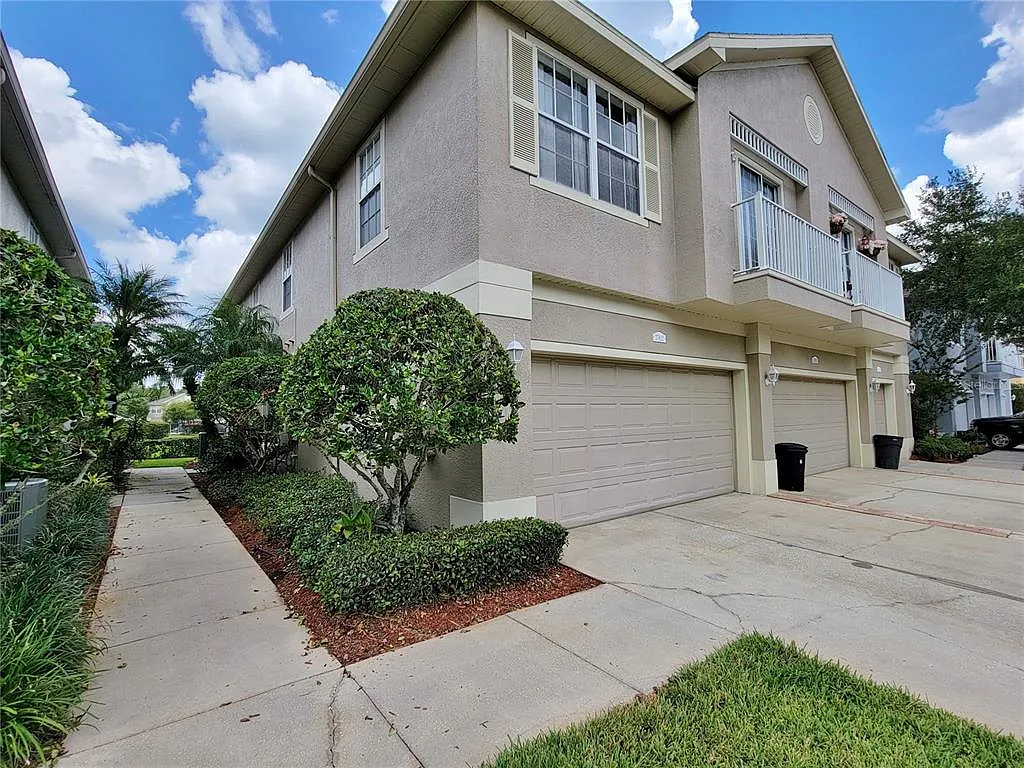 3 bed, 2.5 bath, 1686 sqft, $2,200 — Photo 4
