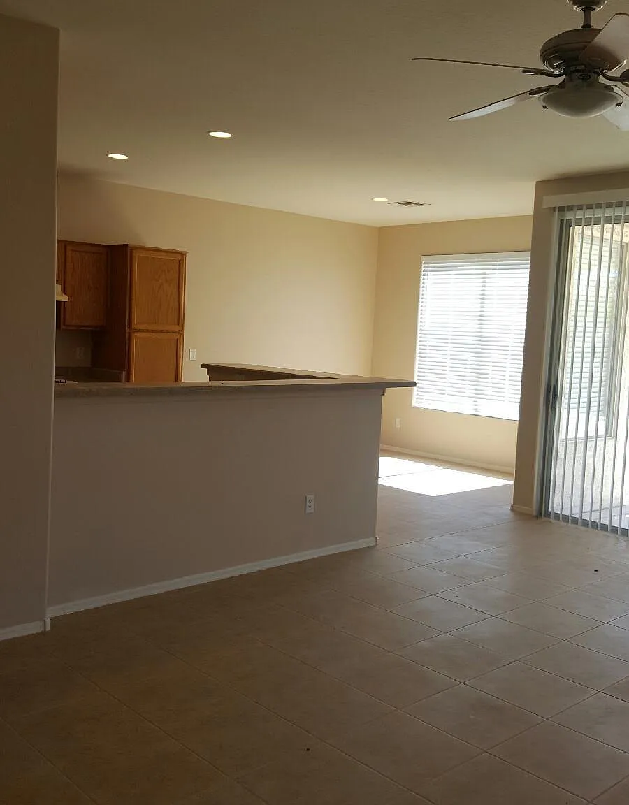 3 bed, 2.0 bath, 1697 sqft, $2,095 — Photo 4