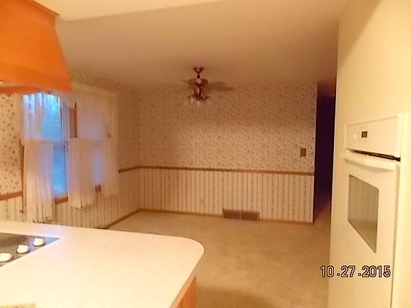 3rd image of 1780 Kenmore Dr