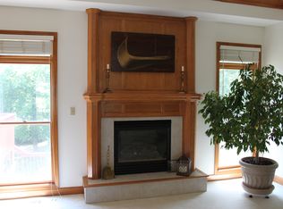 17946 156th Ter, Basehor, KS 66007