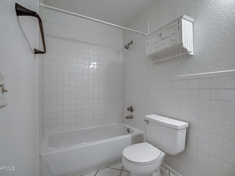 815 E Calle Del Norte — Photo 29