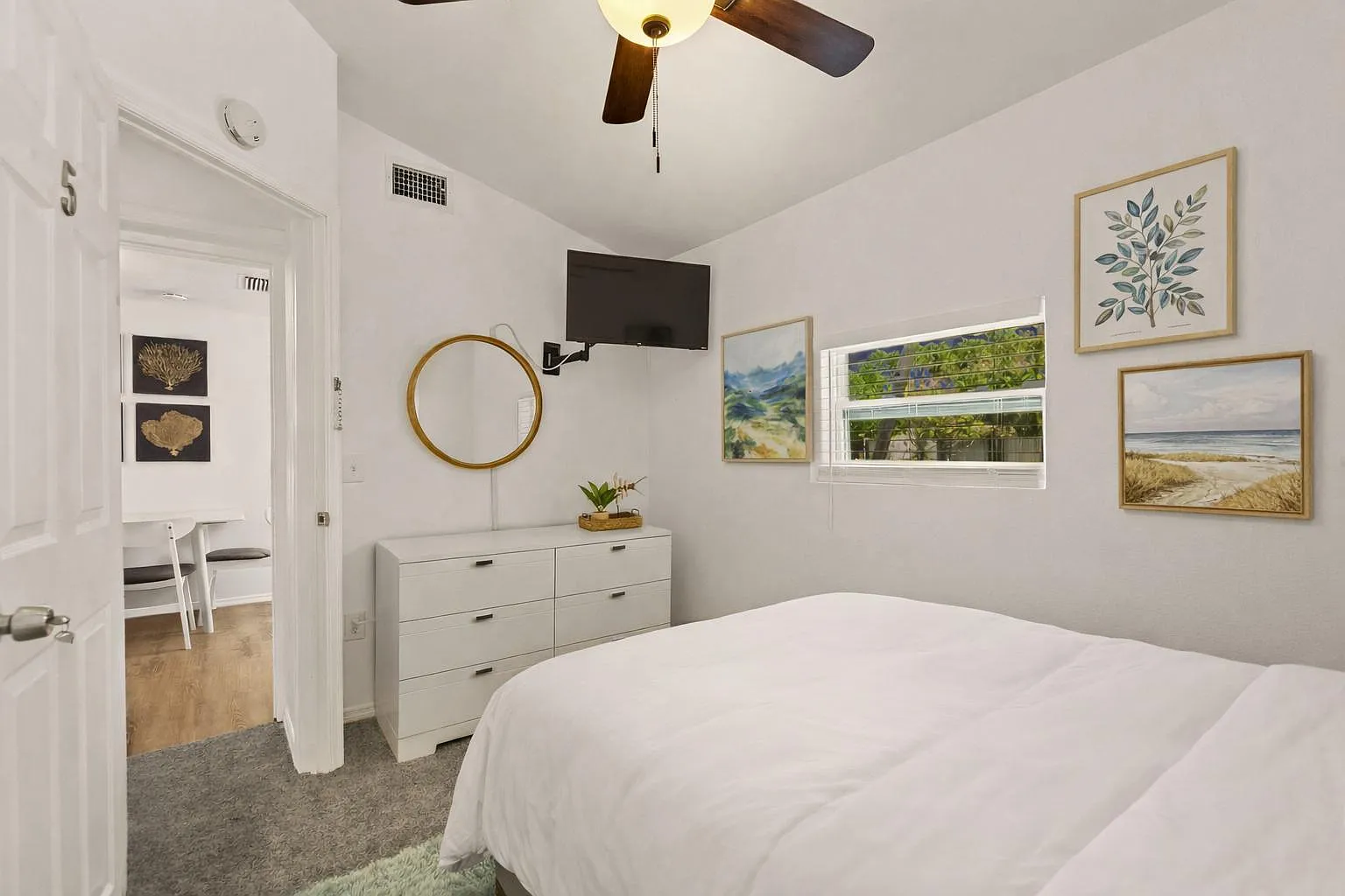 4 bed, 2.0 bath, 1009 sqft, $1,035 — Photo 2